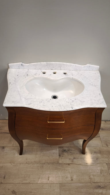 94134 Mobile lavabo in legno massello di noce e piano in marmo di Carrara