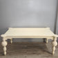 94191 Tavolo in legno color panna con grandi gambe