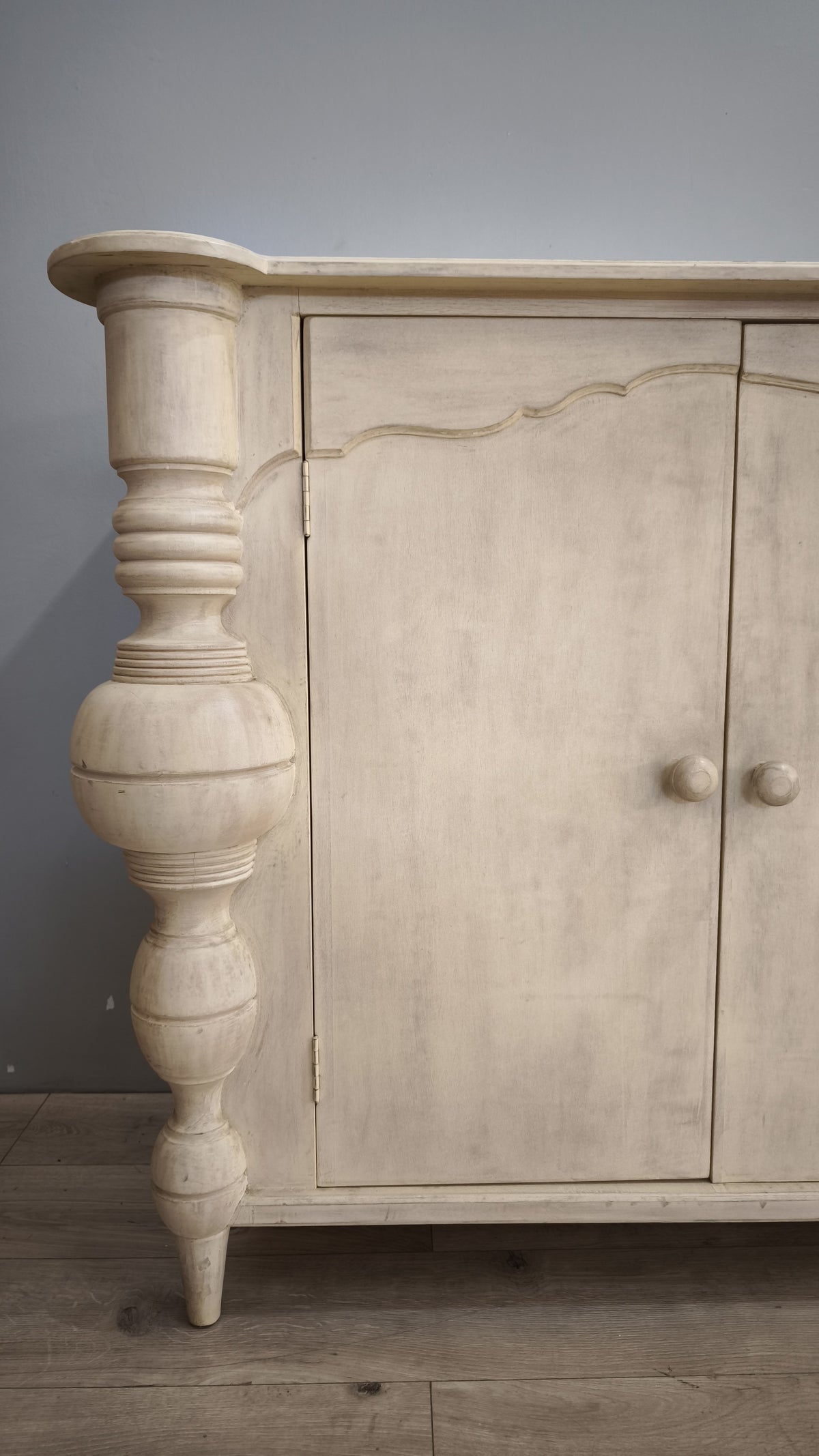94192 Credenza in legno color panna
