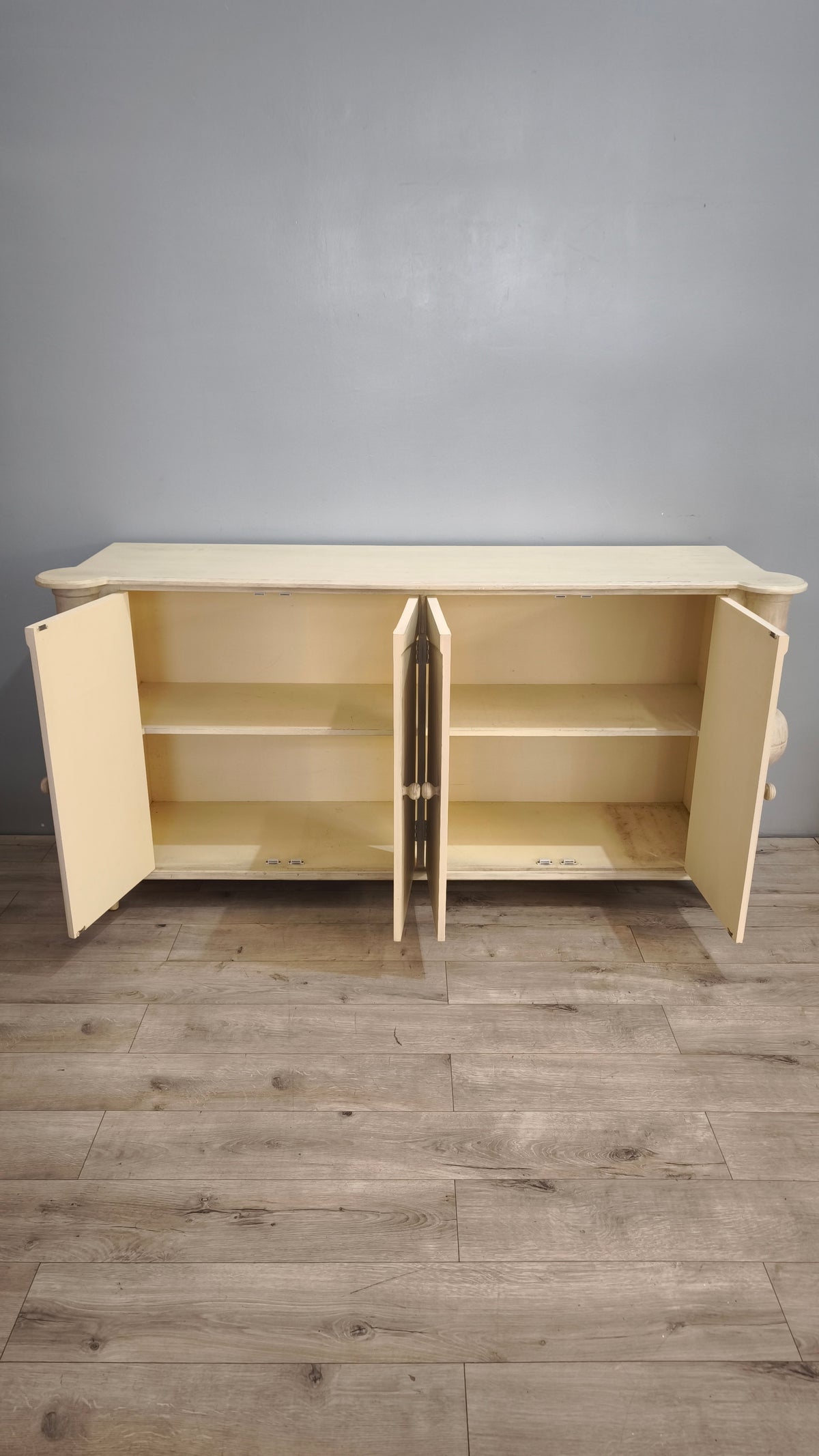 94192 Credenza in legno color panna