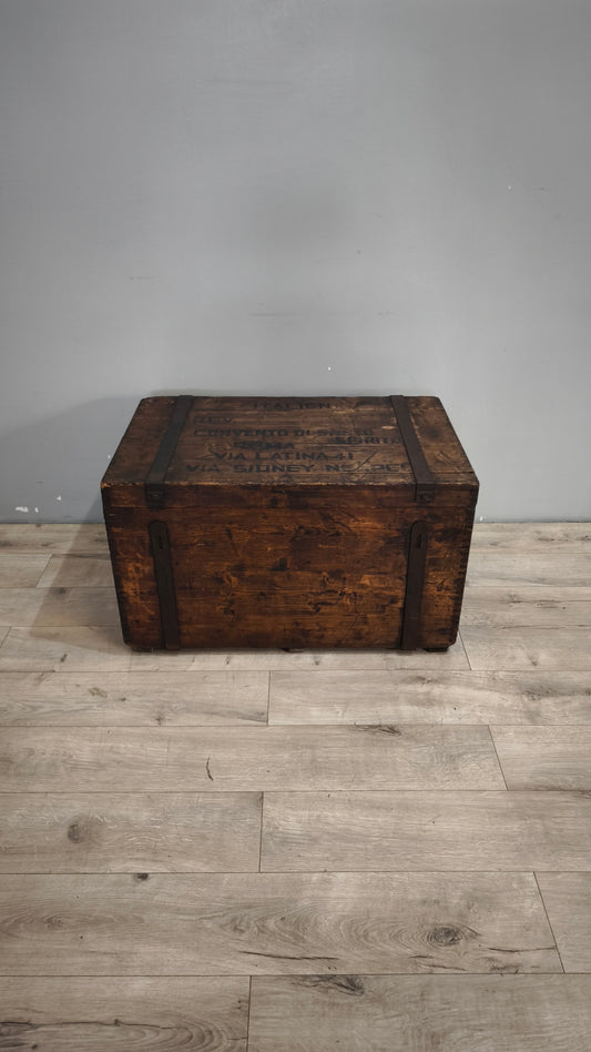 94184 Baule in legno e ferro