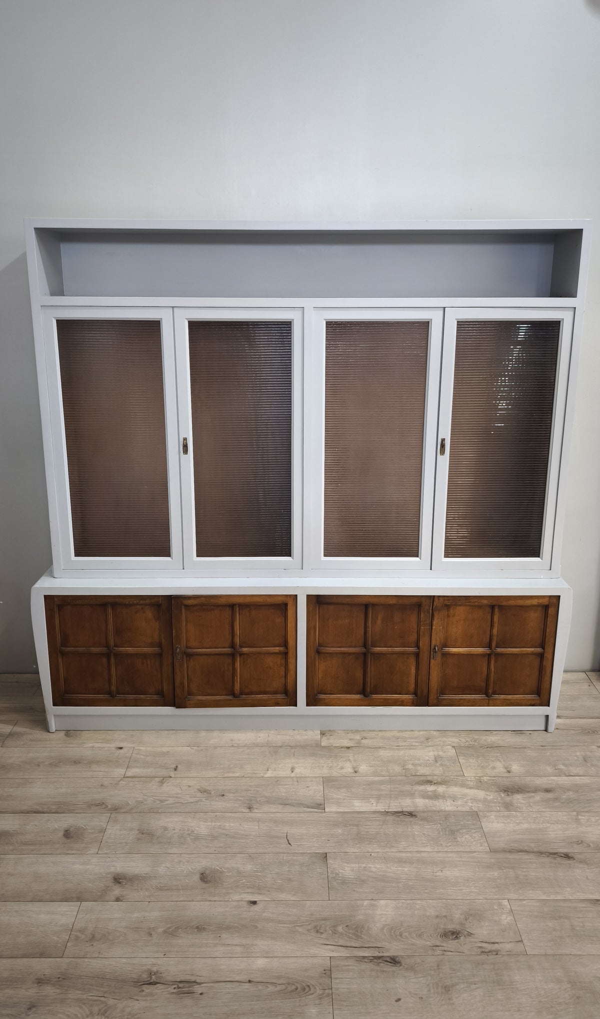 94229 Vetrina vintage in legno quattro ante