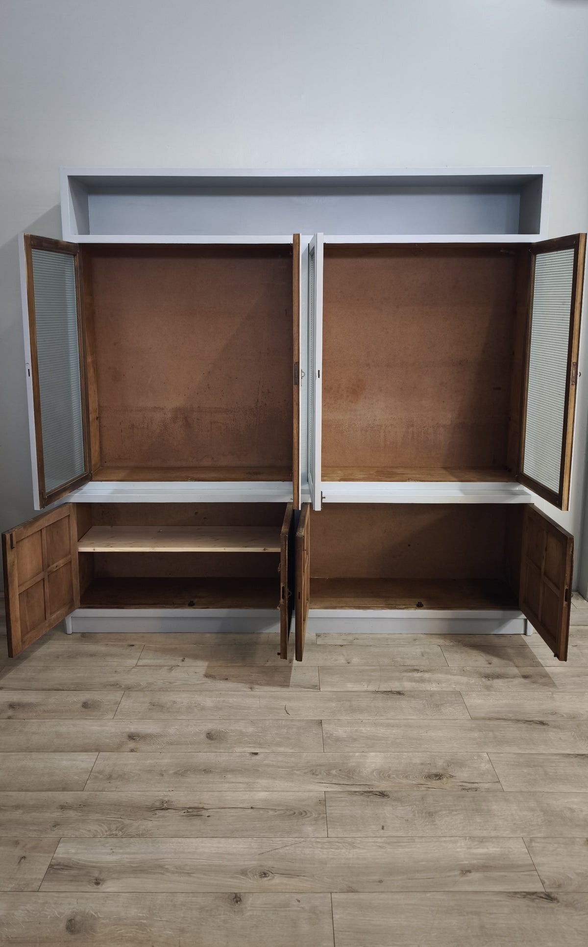 94229 Vetrina vintage in legno quattro ante