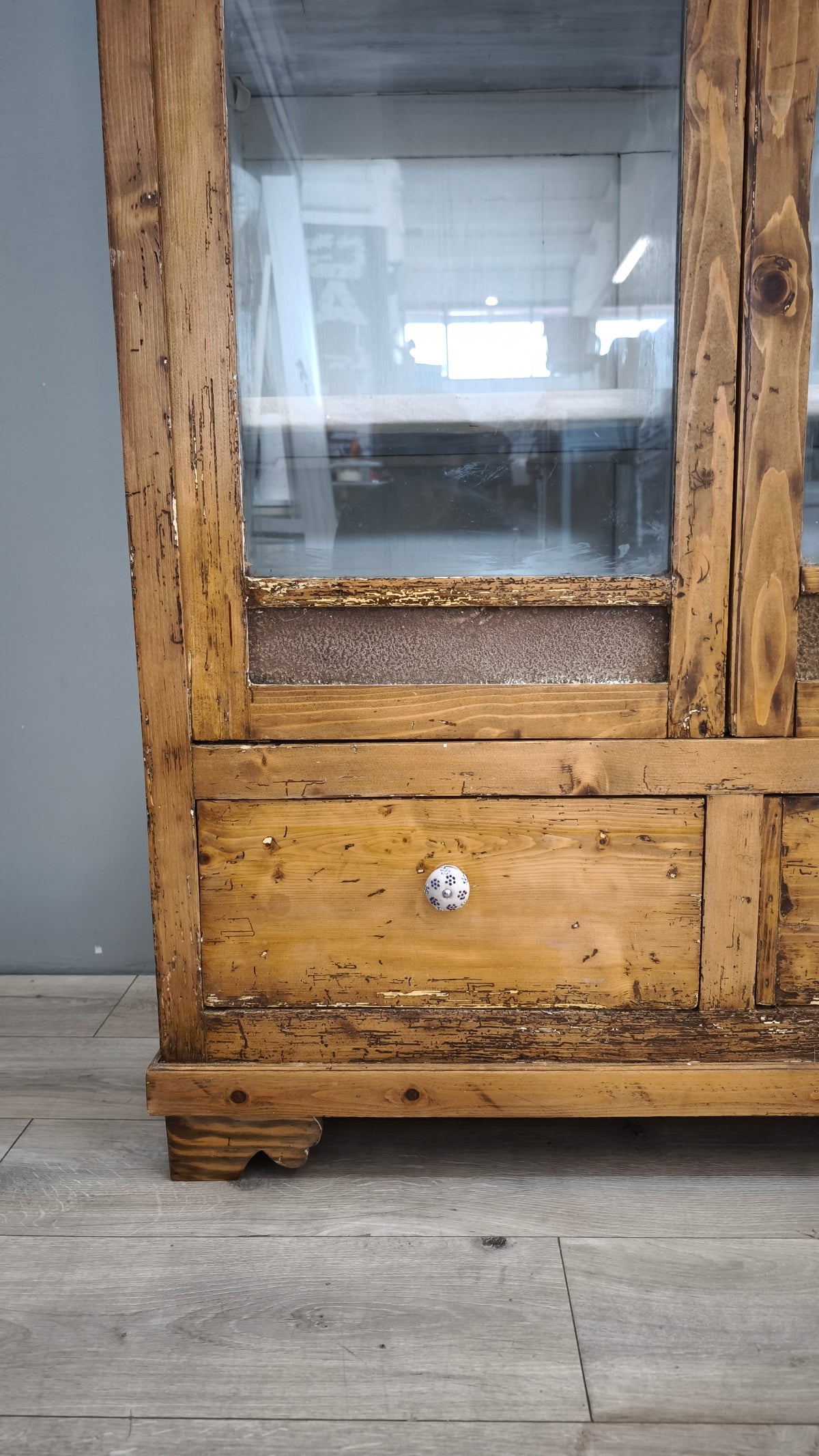 94230 Vetrina in legno grezzo due ante
