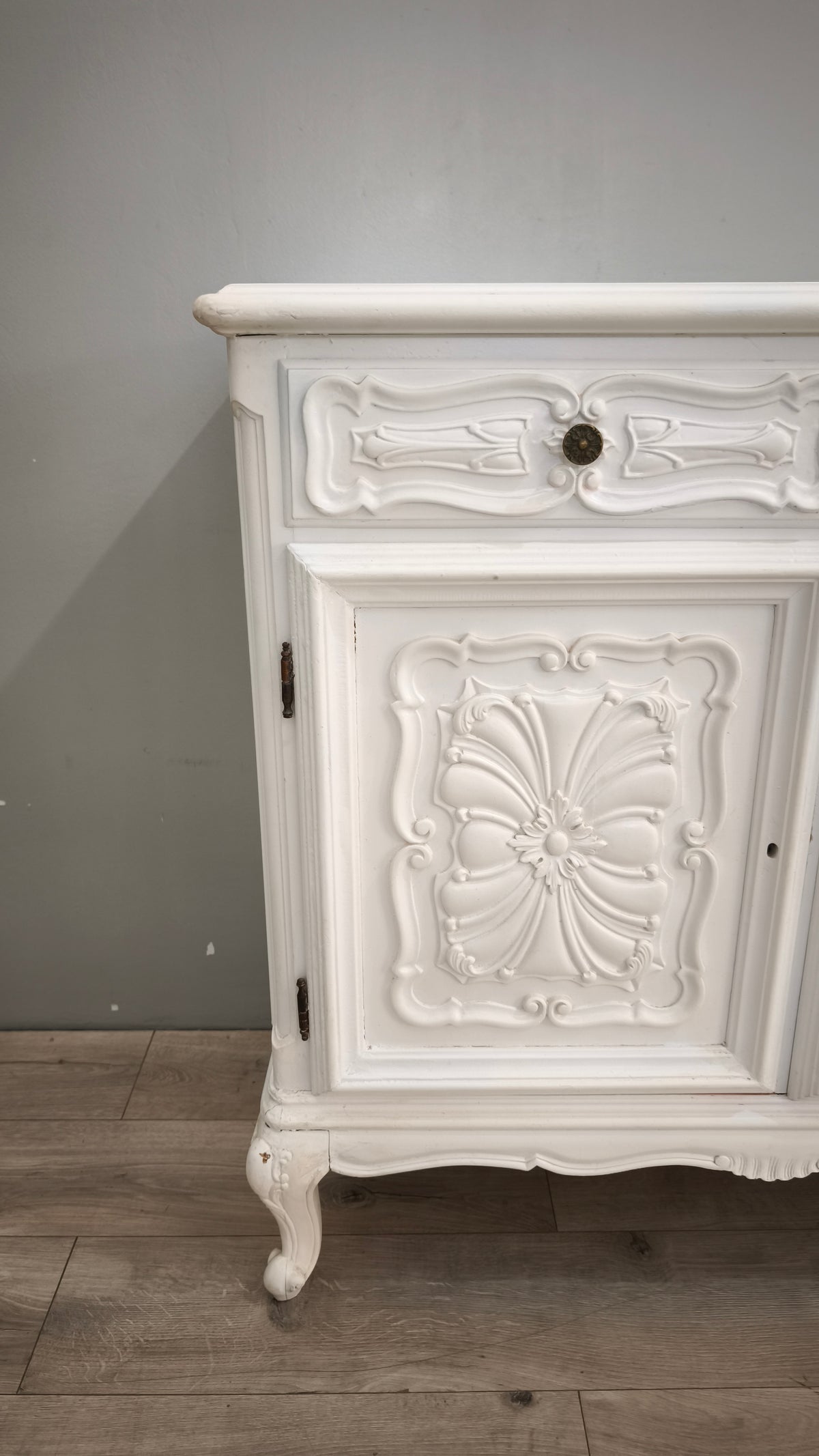 94241 Credenza in legno dipinta bianca