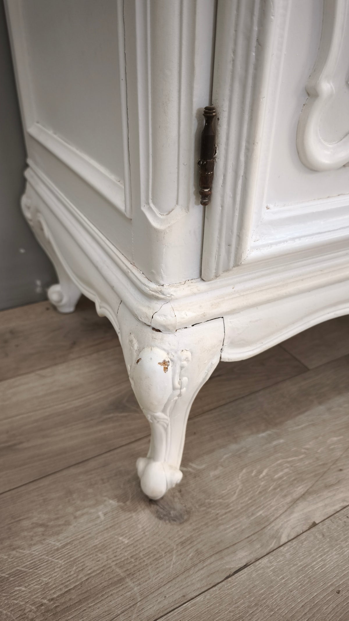 94241 Credenza in legno dipinta bianca