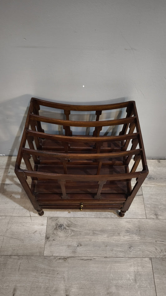94257 Mobiletto portariviste in legno con due cassetti