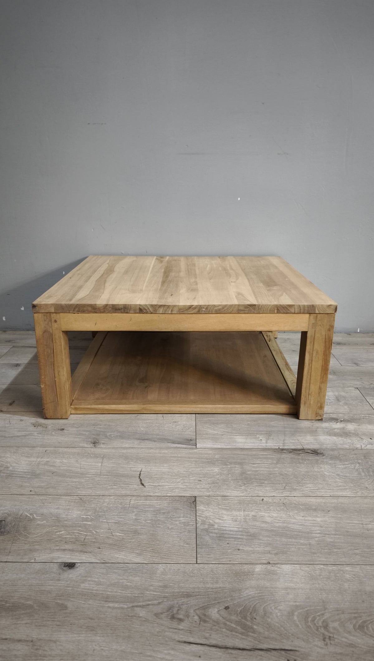 94322 Tavolo da salotto quadrato in legno