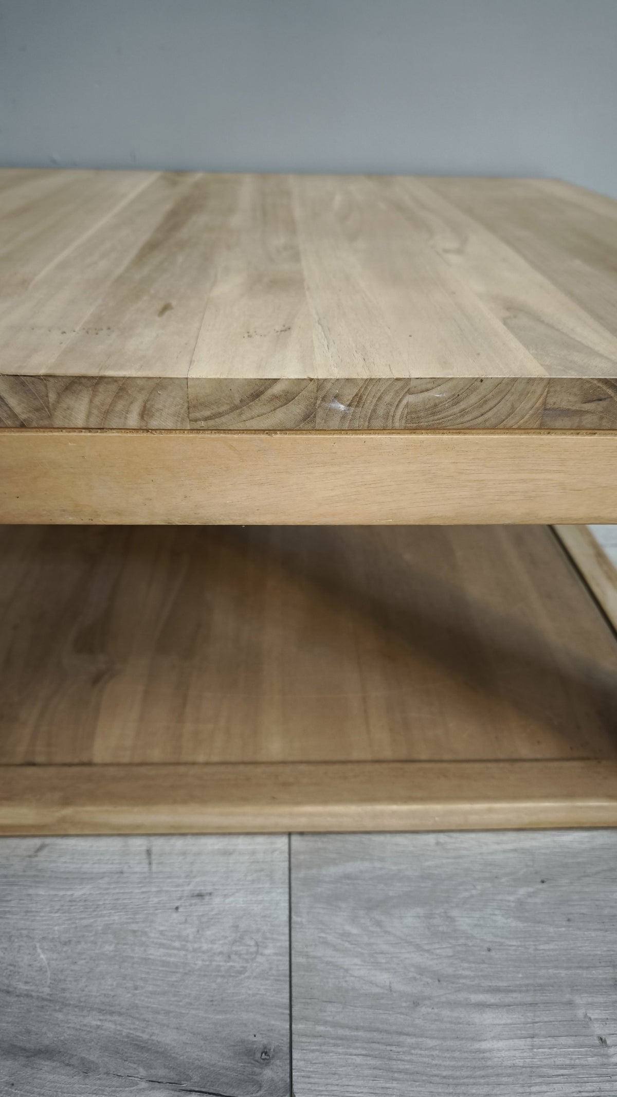 94322 Tavolo da salotto quadrato in legno