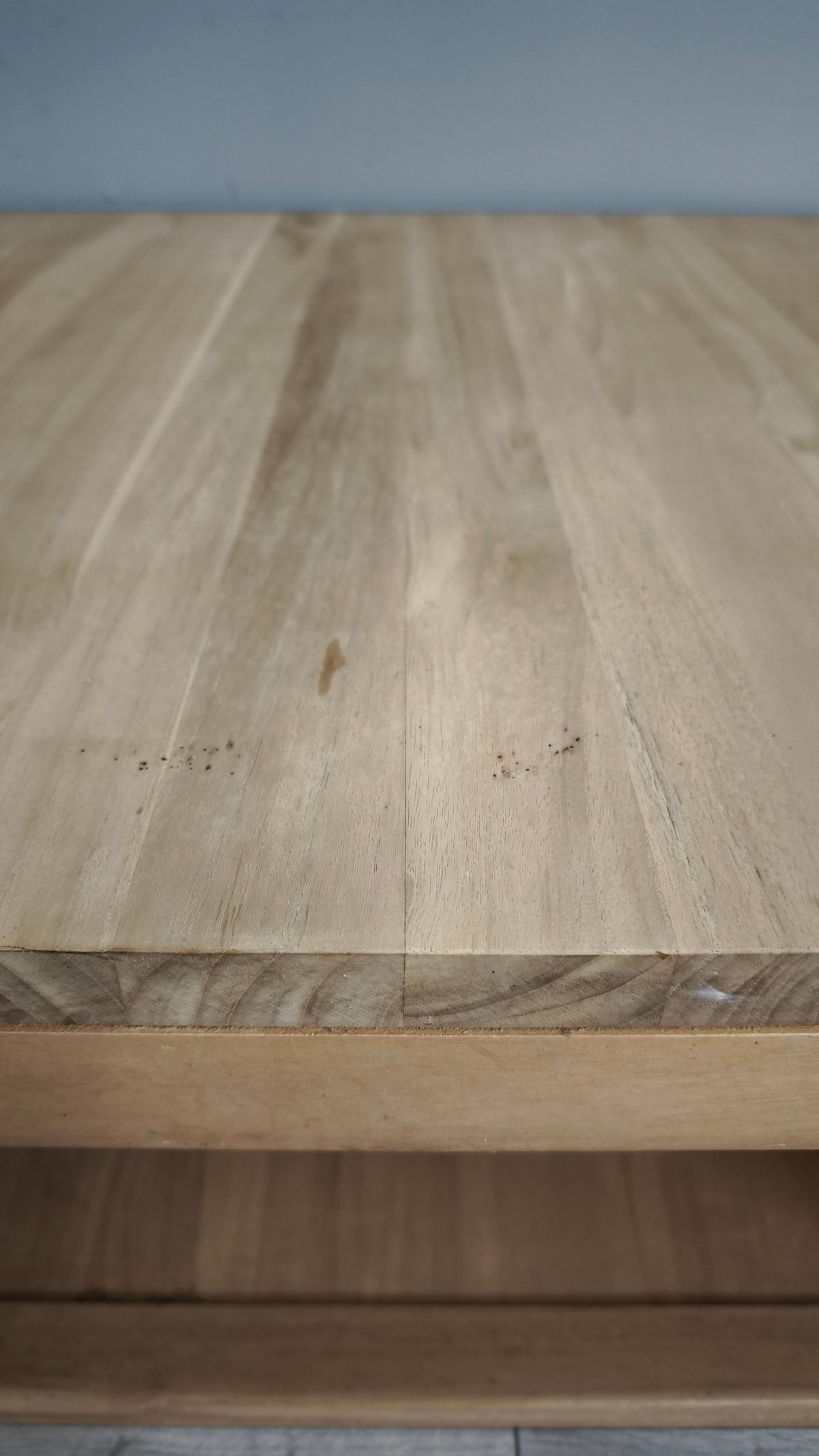 94322 Tavolo da salotto quadrato in legno