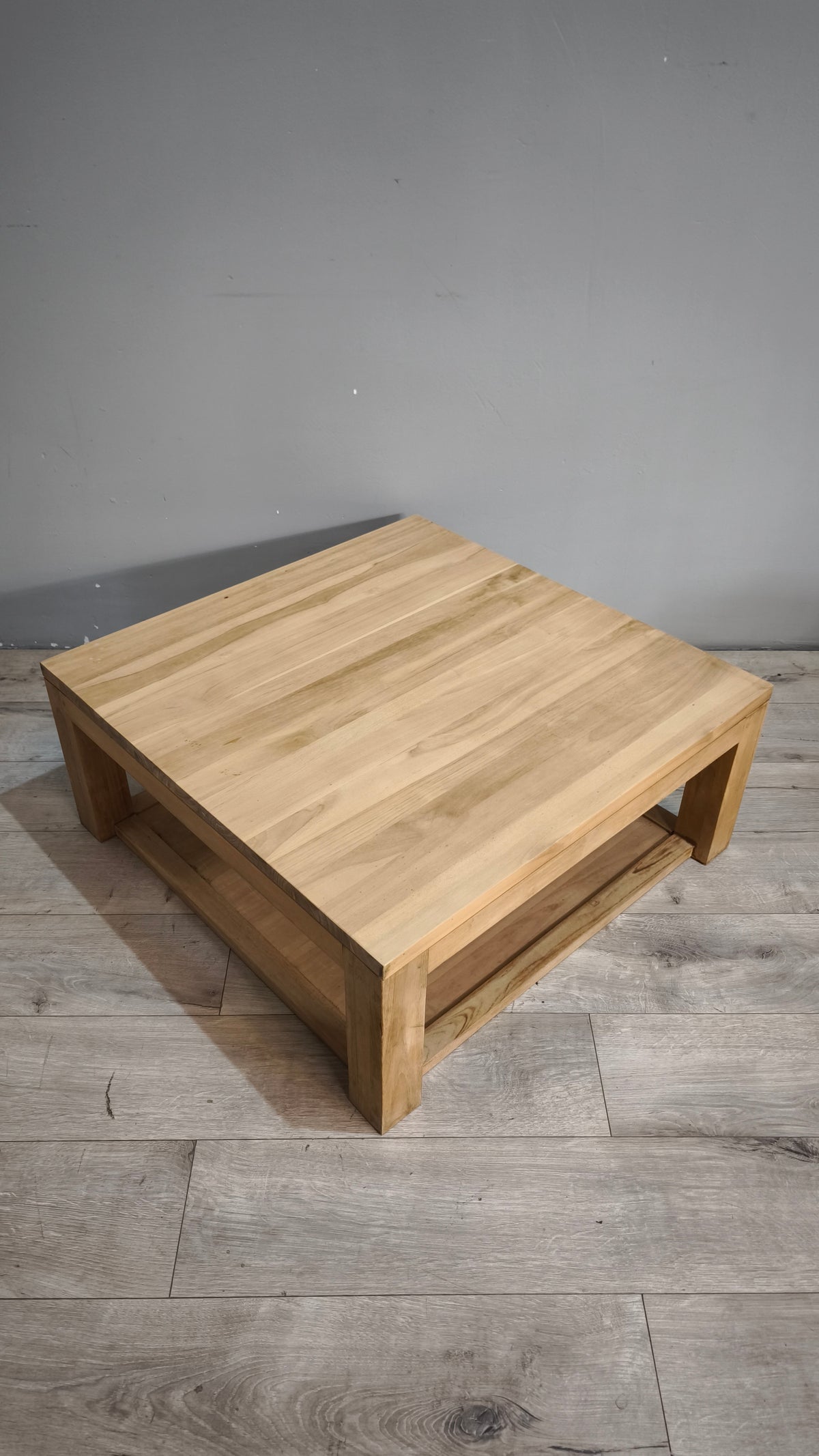 94322 Tavolo da salotto quadrato in legno