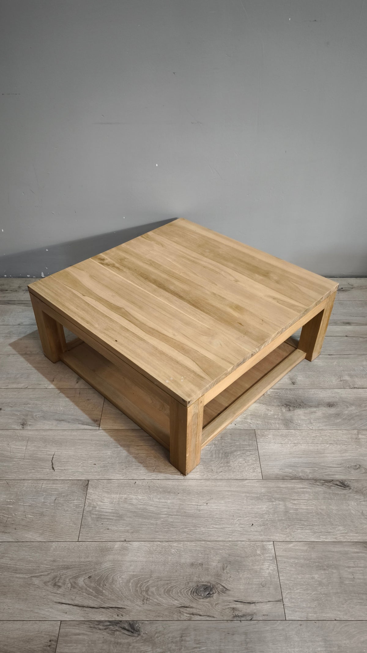 94322 Tavolo da salotto quadrato in legno