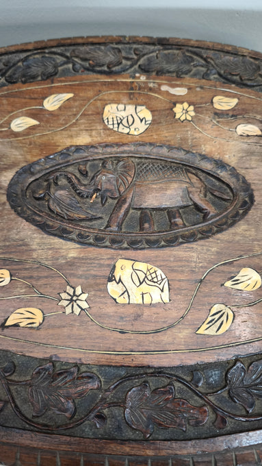 94245 Tavolino da salotto in legno etnico con elefanti decorati
