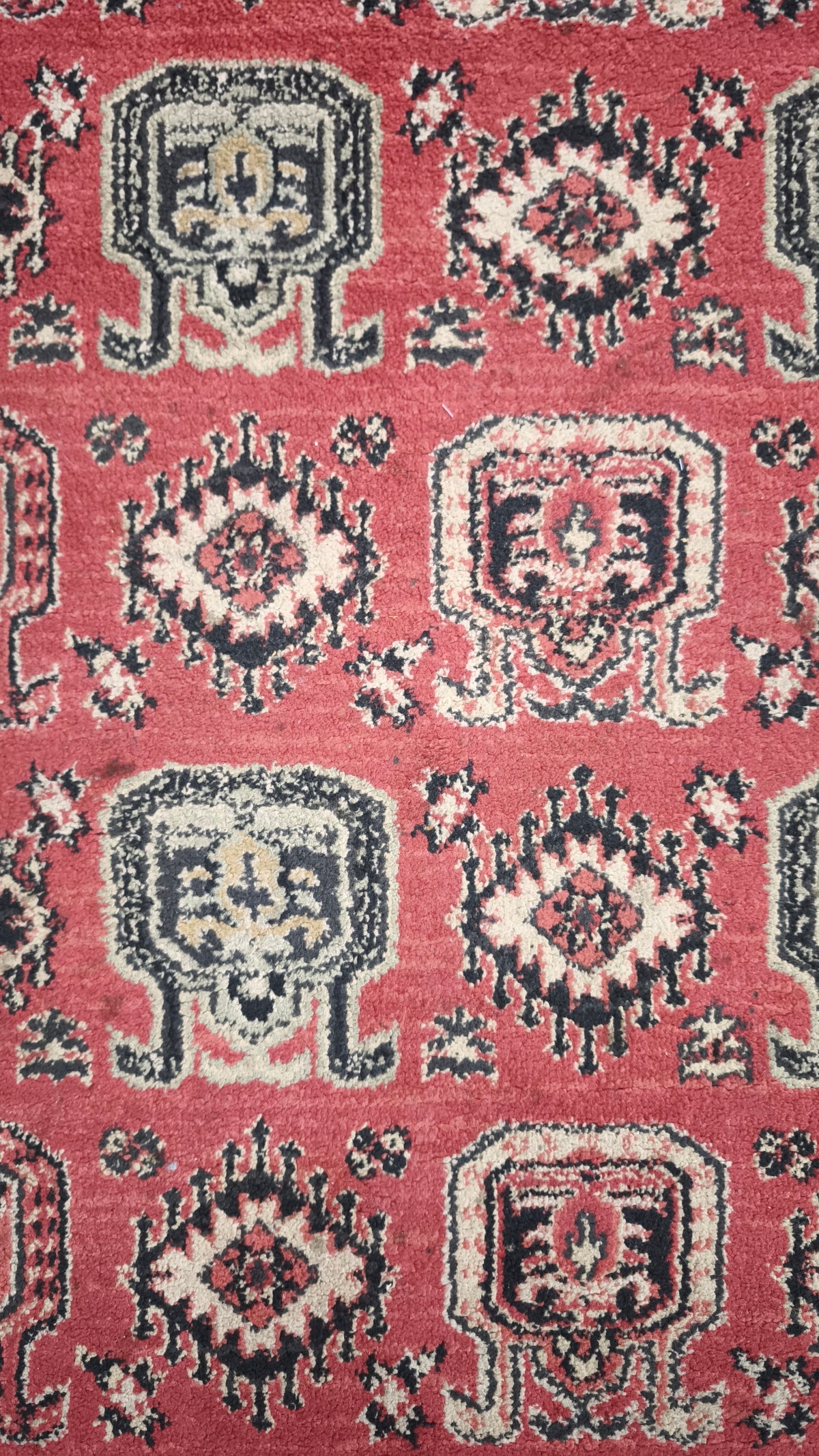 94370 Tappeto rosso e crema con decoro geometrico 137cm x 207cm