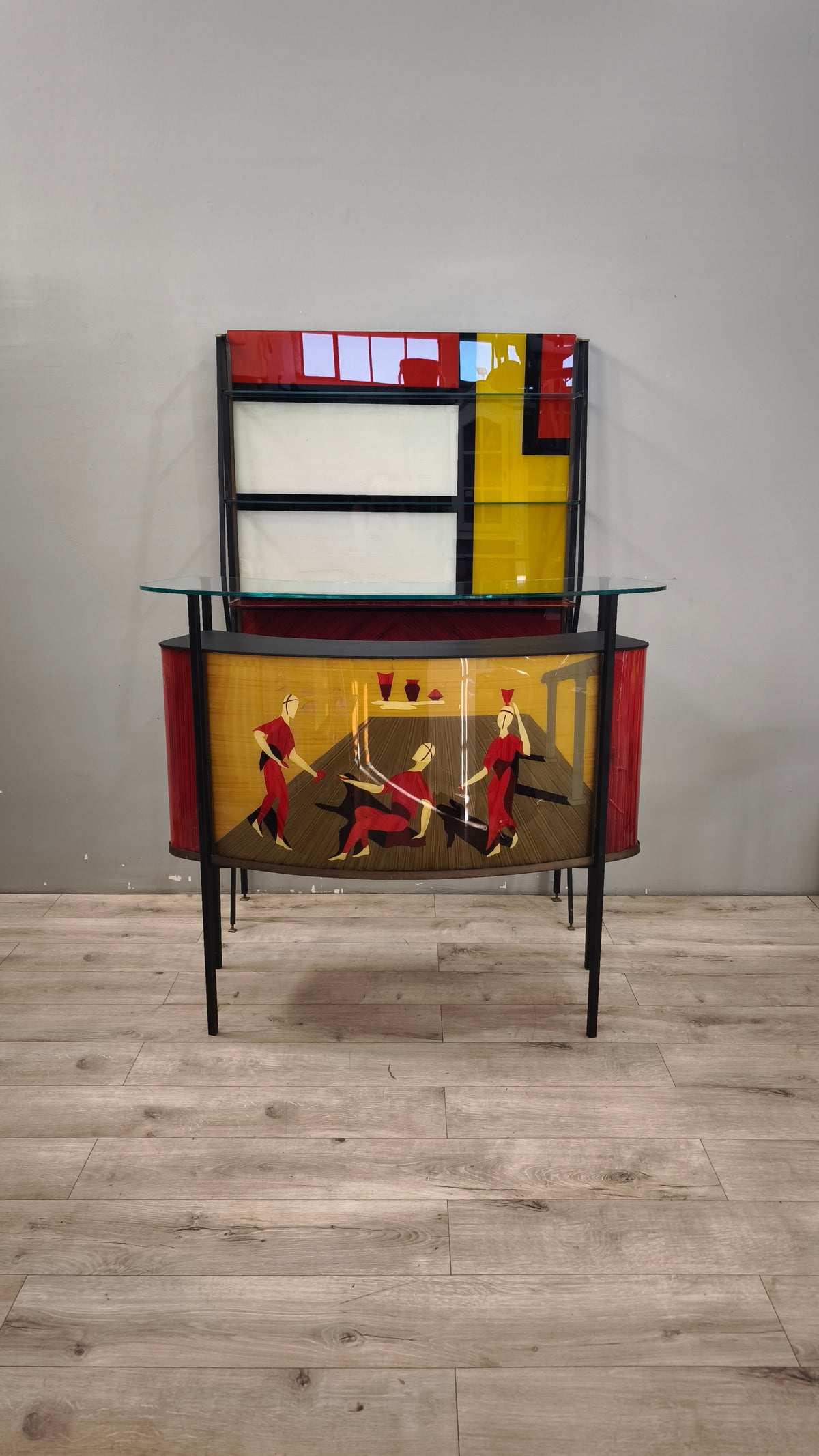 93663 Mobile bar anni '50 stile Gio Ponti in vetro decorato e metallo (con sgabelli)