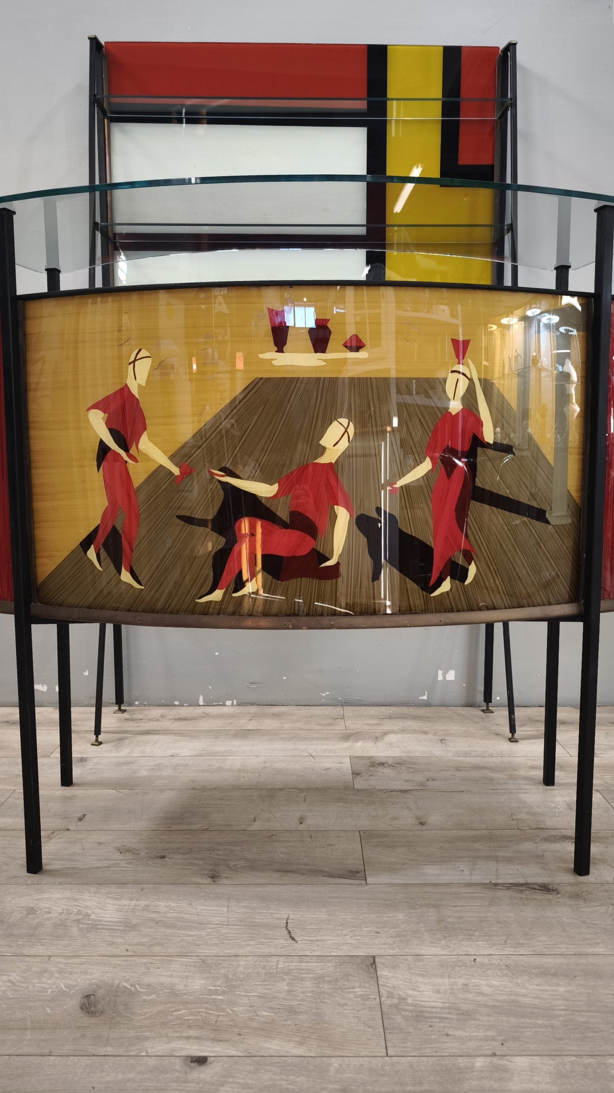 93663 Mobile bar anni '50 stile Gio Ponti in vetro decorato e metallo (con sgabelli)