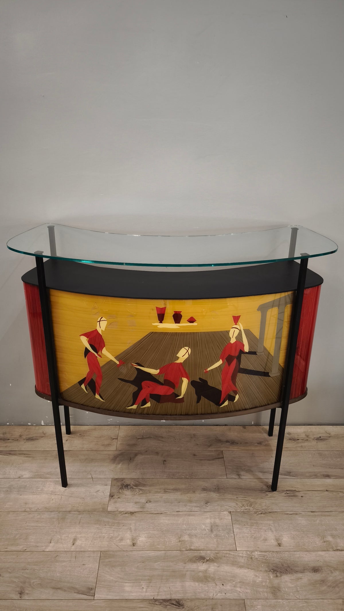 93663 Mobile bar anni '50 stile Gio Ponti in vetro decorato e metallo (con sgabelli)