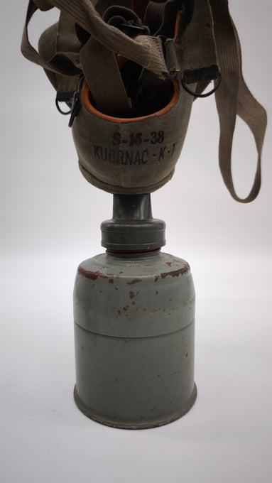 94646 Maschera antigas militare cecoslovacca modello VZ35 con custodia in metallo