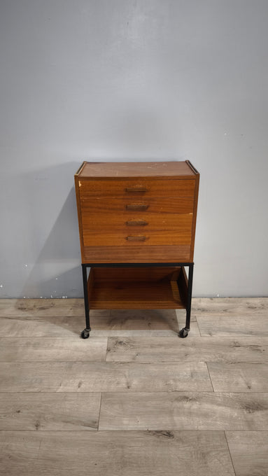 924087 Mobiletto vintage con cassetti e rotelle
