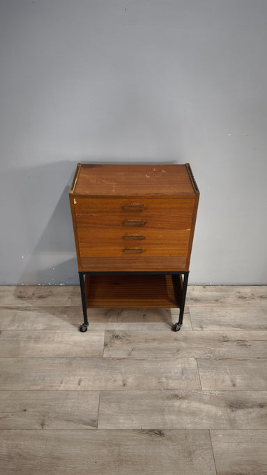 924087 Mobiletto vintage con cassetti e rotelle