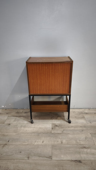 924087 Mobiletto vintage con cassetti e rotelle