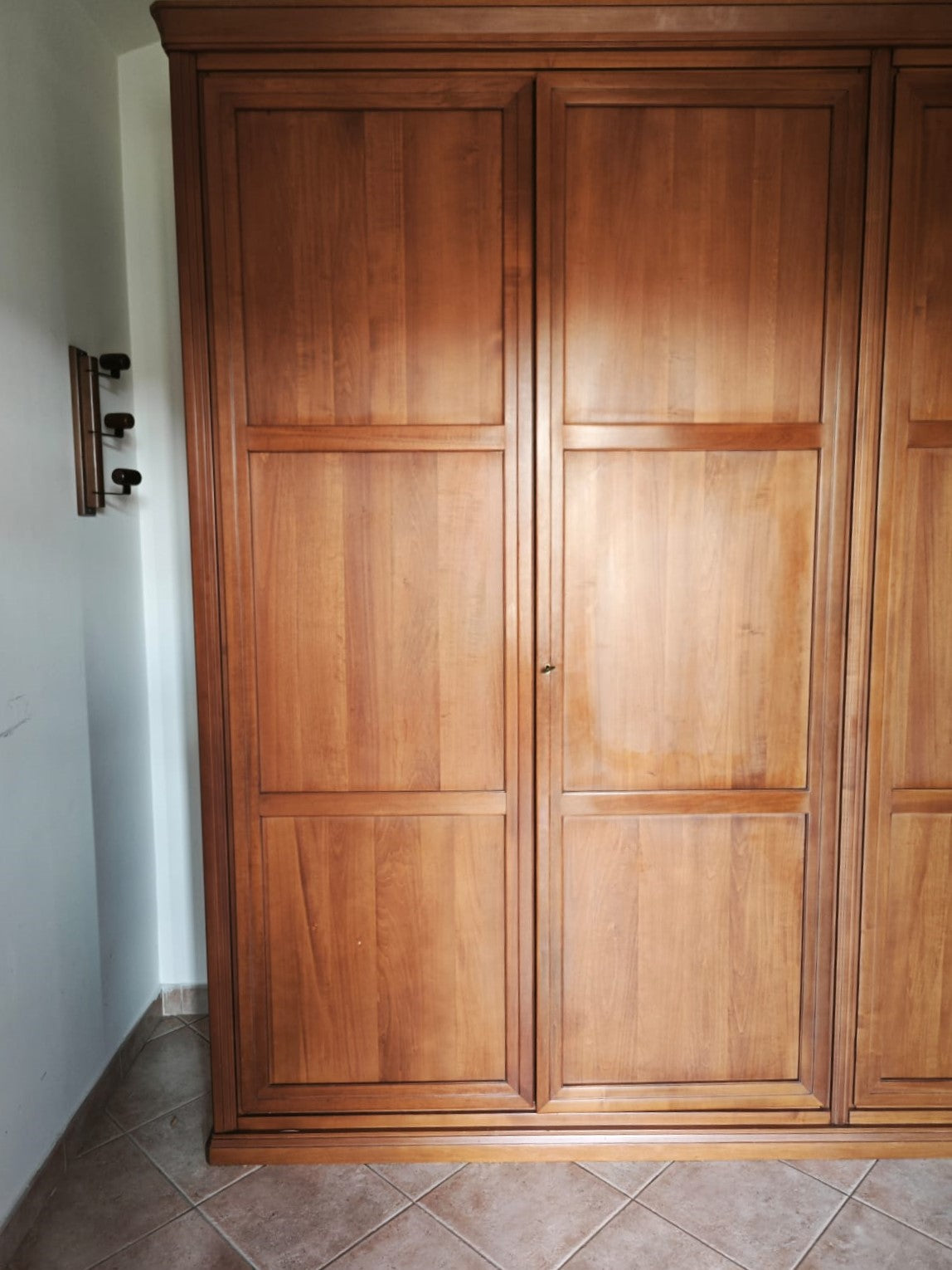 89769 Armadio in legno quattro ante