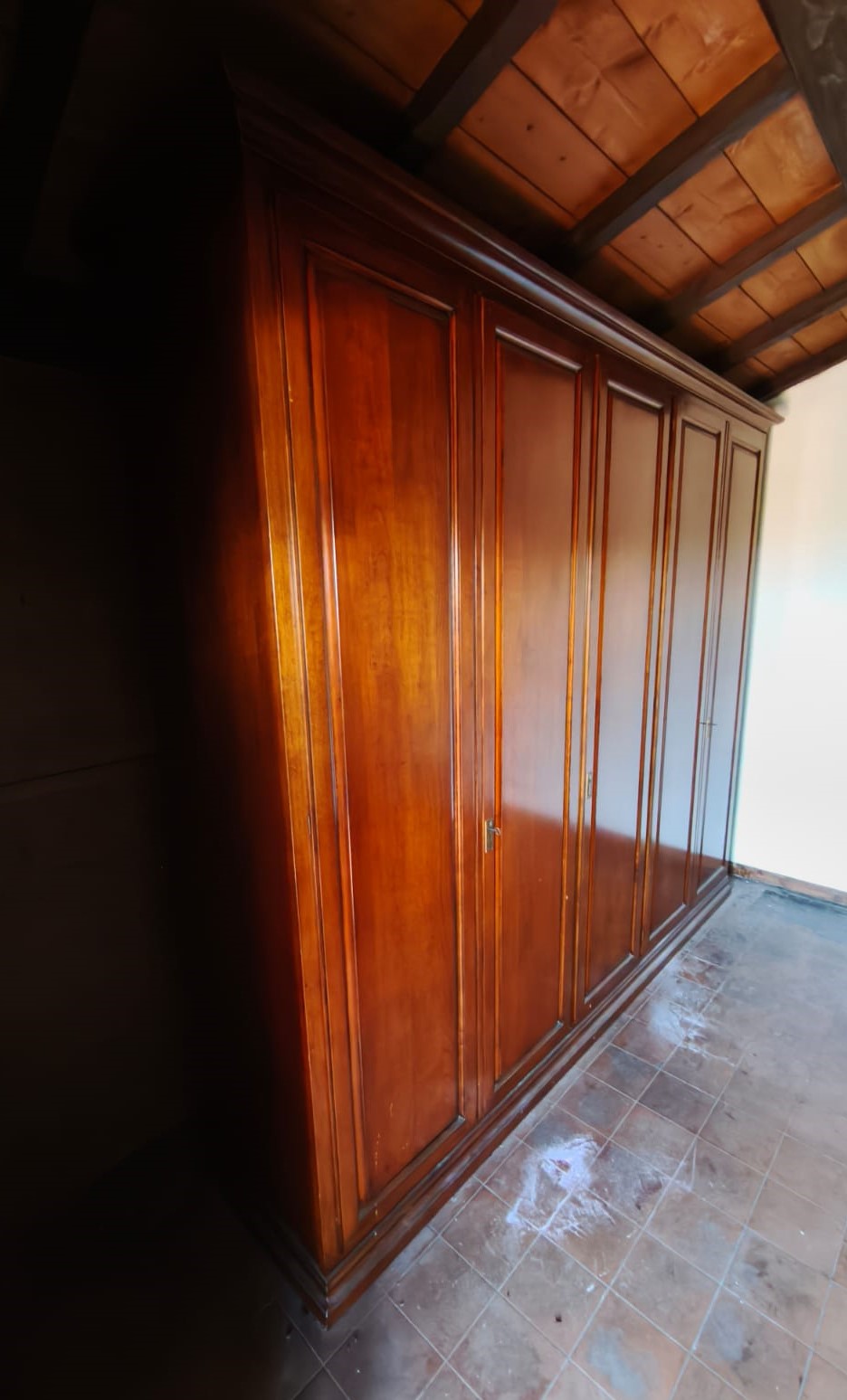 89456 Armadio in legno cinque ante