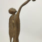 58530 Statua in bronzo raffigurante un angelo, firmata "AG"