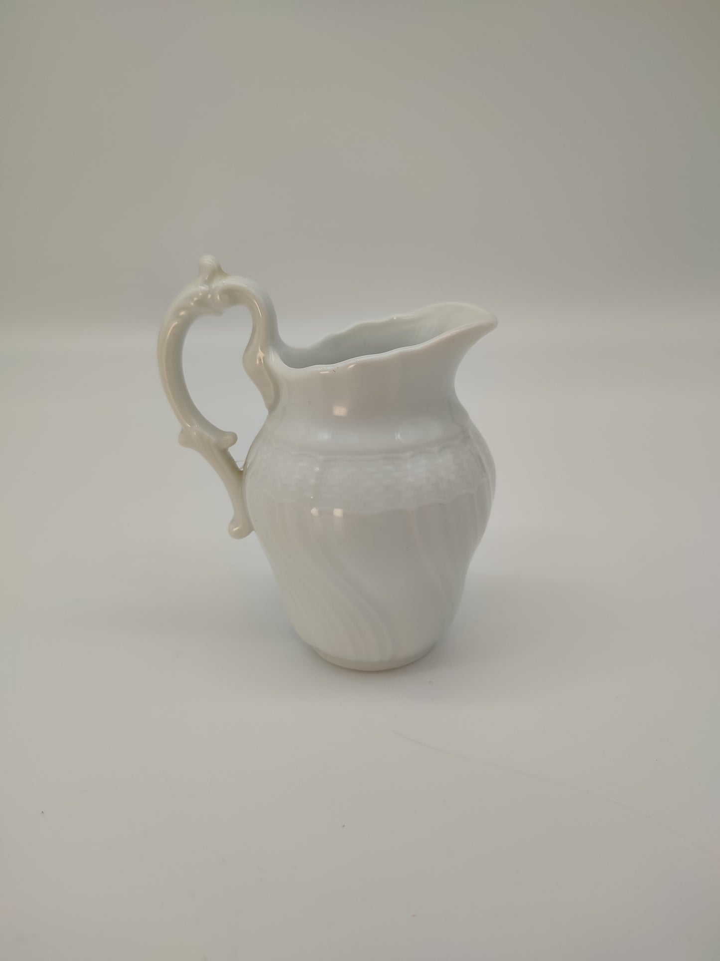 56186 Piccola lattiera in ceramica bianca vecchio Ginori