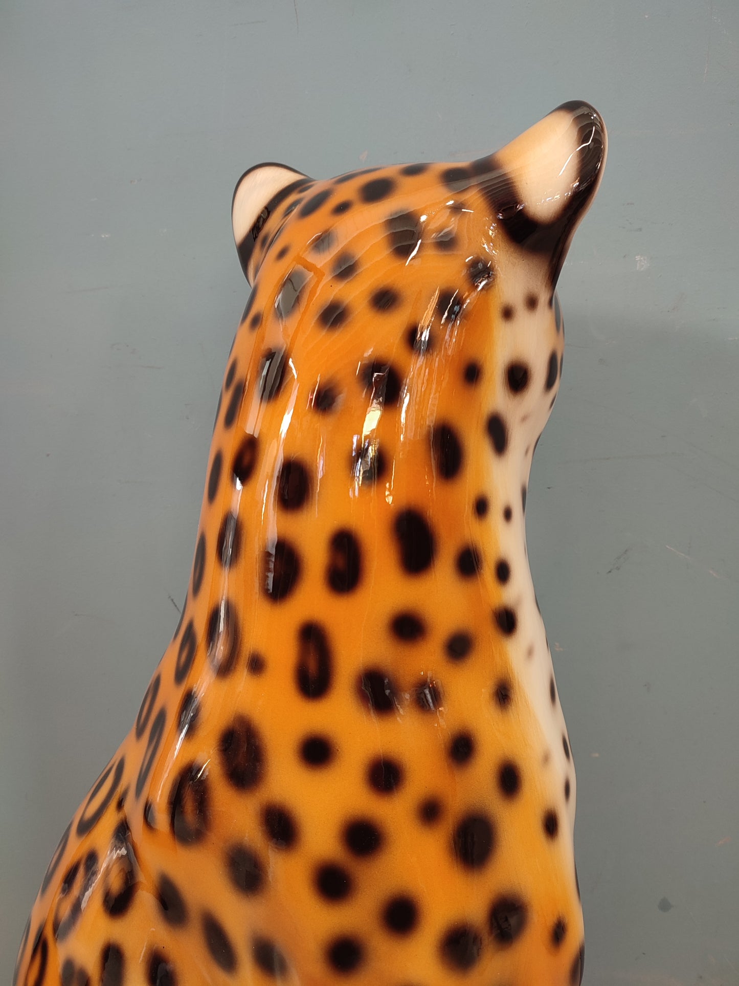 56517 Leopardo in ceramica