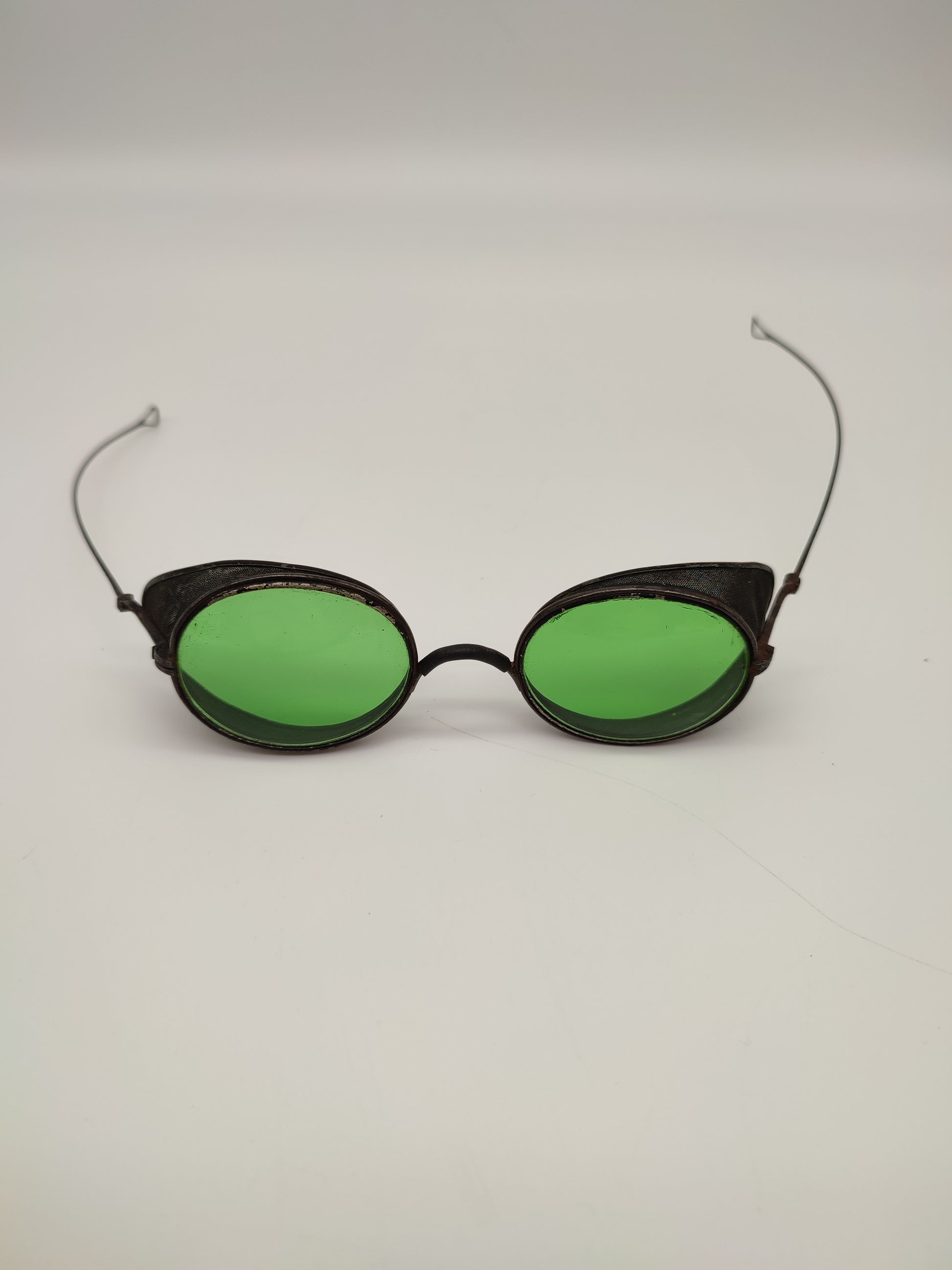 Veri occhiali con lenti vintage sub retrò con lente d'ingrandimento