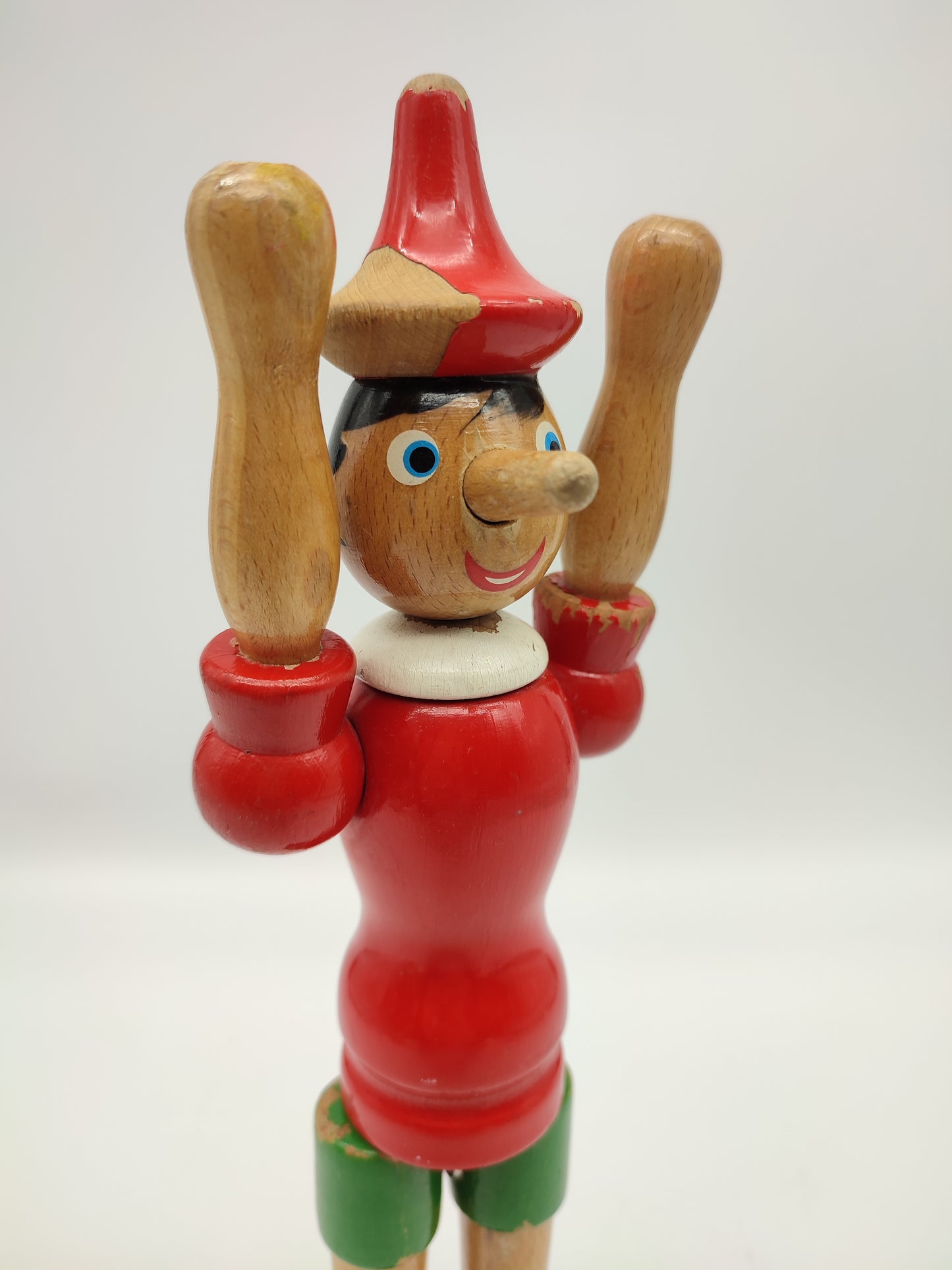 58751 Pinocchio in legno dipinto a mano