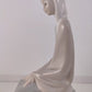 50200 Statuetta Nao di Lladro, Donna seduta su ceppo di albero